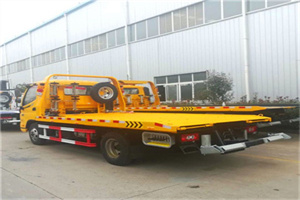 香山附近拖车救援搭电